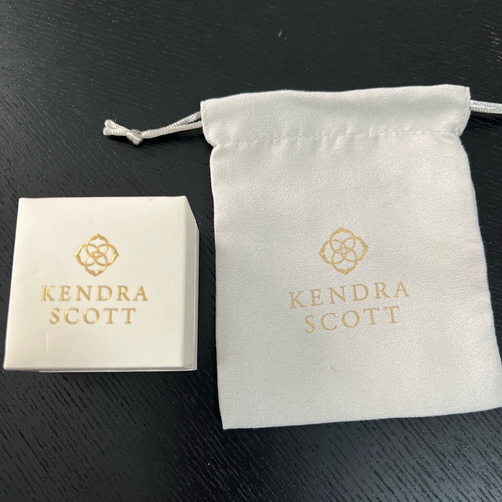 Kendra Scott 14k Yellow Gold Wave Ring. White diamonds. Size 7. Hard to find. - Picture 7 of 9